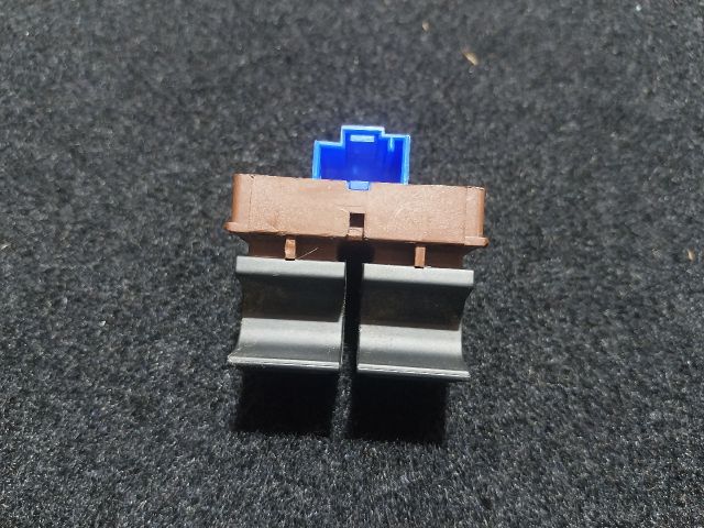 bontott VW EOS Tankajtó Nyitó Kar / Gomb