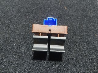 bontott VW EOS Tankajtó Nyitó Kar / Gomb