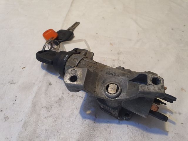 bontott VW FOX Gyújtáskapcsoló Házzal