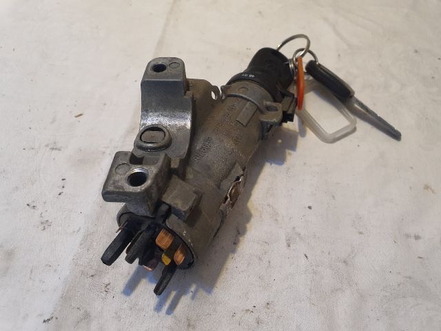 bontott VW FOX Gyújtáskapcsoló Házzal