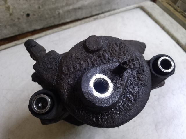 bontott VW FOX Bal első Féknyereg Munkahengerrel