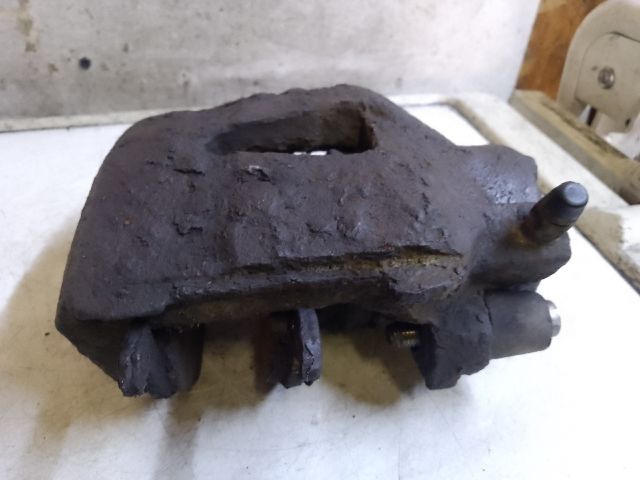 bontott VW FOX Bal első Féknyereg Munkahengerrel