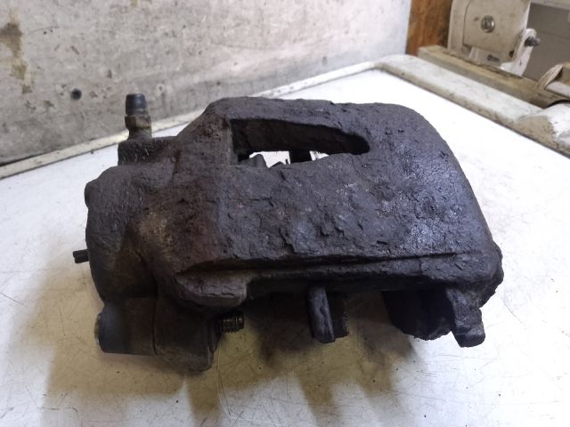 bontott VW FOX Bal első Féknyereg Munkahengerrel