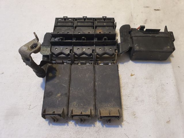 bontott VW FOX Biztosítéktábla Motortér