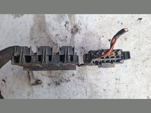 bontott VW FOX Biztosítéktábla Motortér