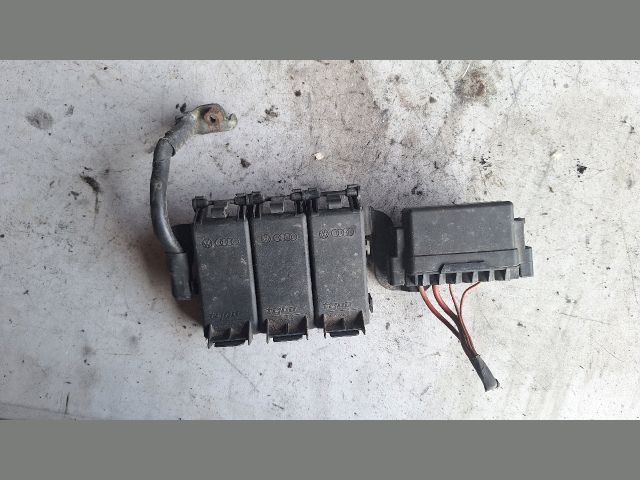 bontott VW FOX Biztosítéktábla Motortér