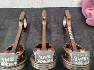 bontott VW FOX Dugattyú