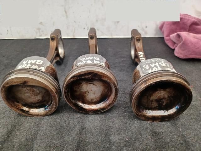 bontott VW FOX Dugattyú