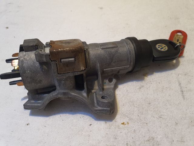 bontott VW FOX Gyújtáskapcsoló Házzal