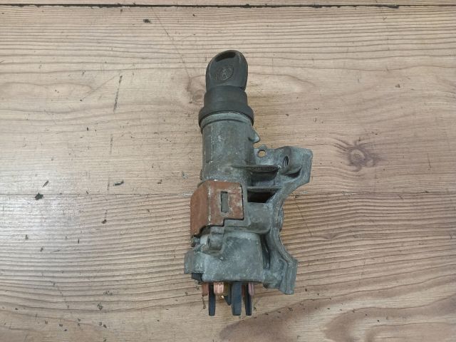 bontott VW FOX Gyújtáskapcsoló Házzal