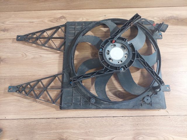 bontott VW FOX Hűtőventilátor