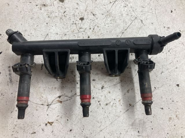 bontott VW FOX Porlasztó Sor / Híd