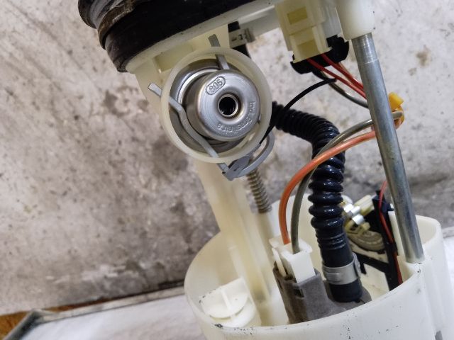 bontott VW FOX Üzemanyag Szivattyú