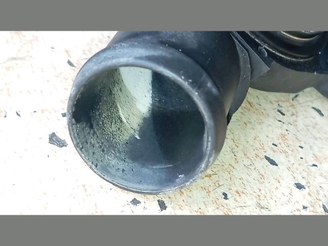 bontott VW FOX Termosztátház