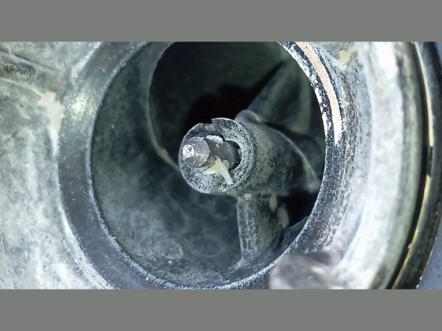 bontott VW FOX Termosztátház