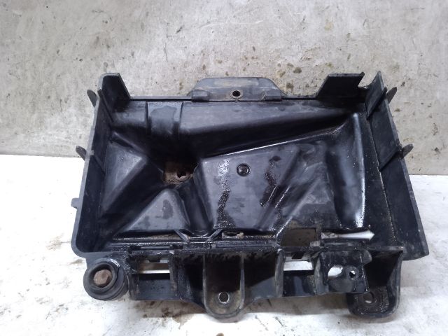 bontott VW FOX Akkumulátor Tartó