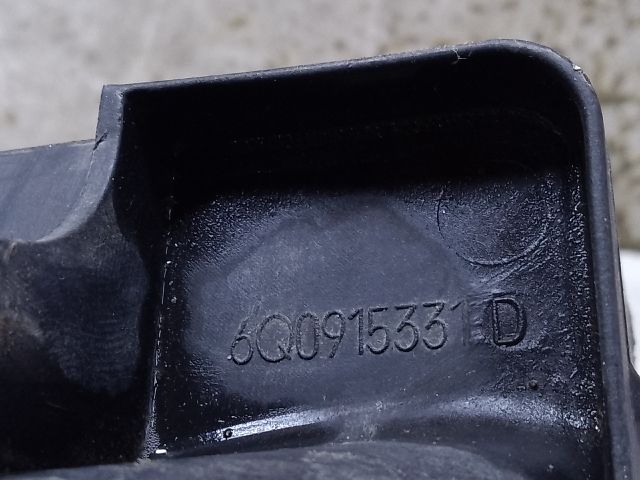 bontott VW FOX Akkumulátor Tartó