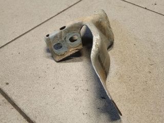 bontott VW FOX Bal Sárvédő Oldaltartó