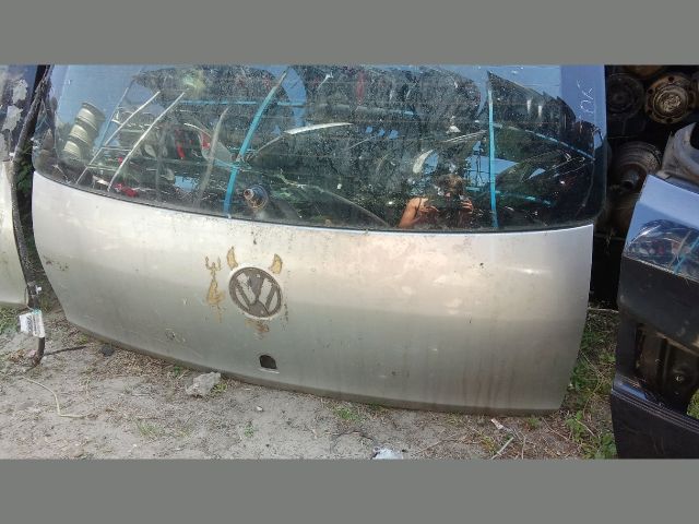 bontott VW FOX Csomagtérajtó (Részeivel)