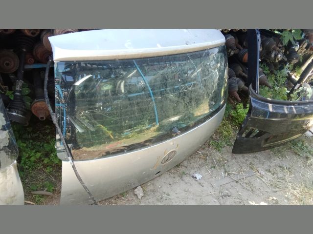 bontott VW FOX Csomagtérajtó (Részeivel)