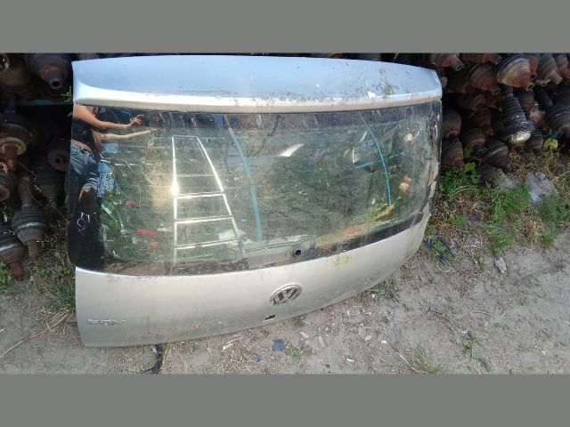 bontott VW FOX Csomagtérajtó (Részeivel)