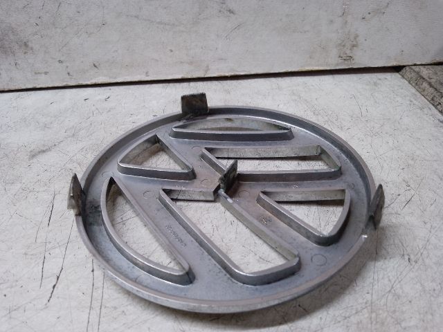 bontott VW FOX Első Embléma