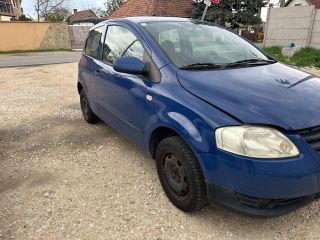 bontott VW FOX Első Lökhárító (Részeivel)