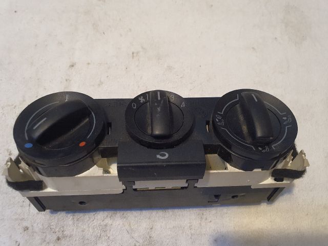 bontott VW FOX Fűtéskapcsoló (Nem klímás)