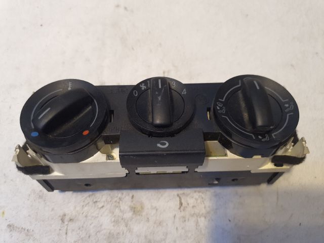 bontott VW FOX Fűtéskapcsoló (Nem klímás)