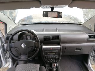 bontott VW FOX Motorháztető Nyitó Kar / Gomb