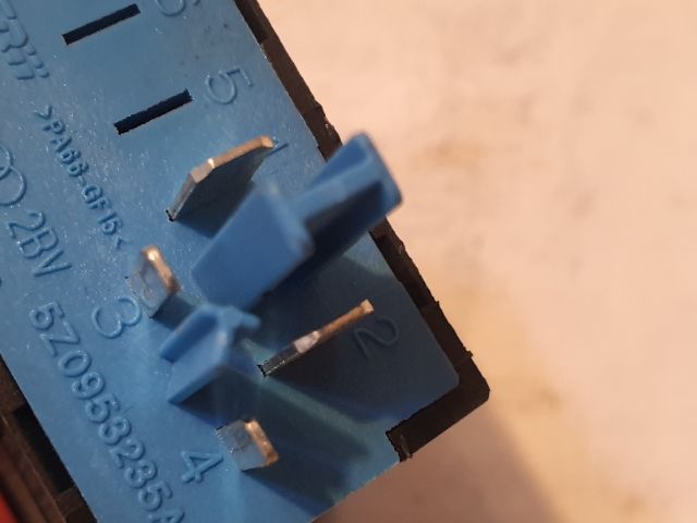 bontott VW FOX Vészvillogó Kapcsoló