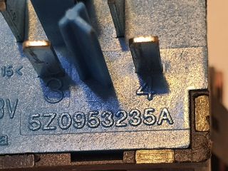 bontott VW FOX Vészvillogó Kapcsoló