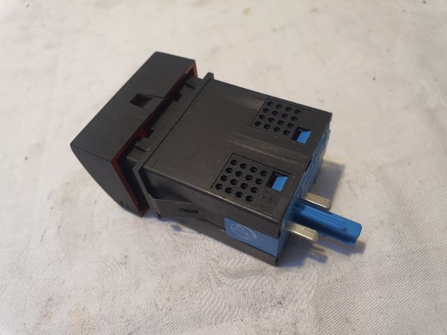 bontott VW FOX Vészvillogó Kapcsoló