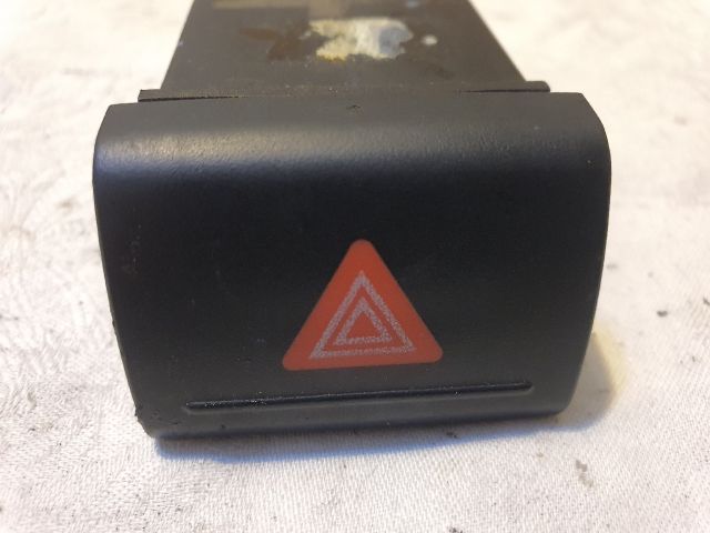 bontott VW FOX Vészvillogó Kapcsoló