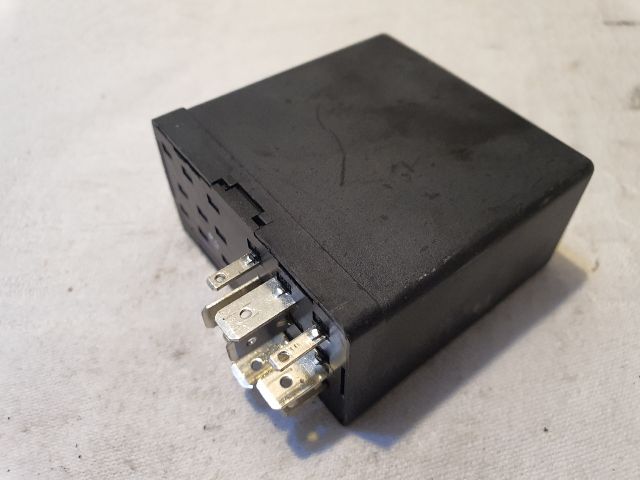 bontott VW FOX Világítás Relé