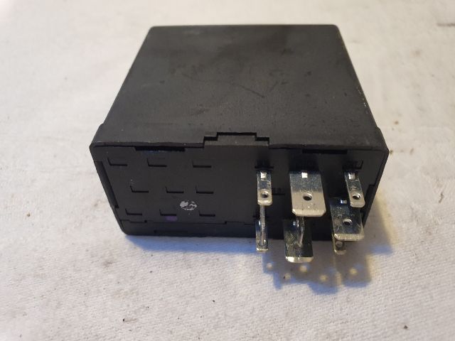 bontott VW FOX Világítás Relé