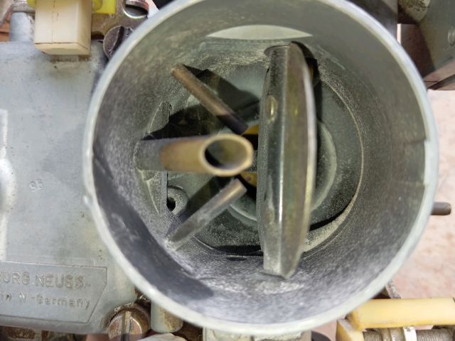 bontott VW GOLF I Központi Injektor