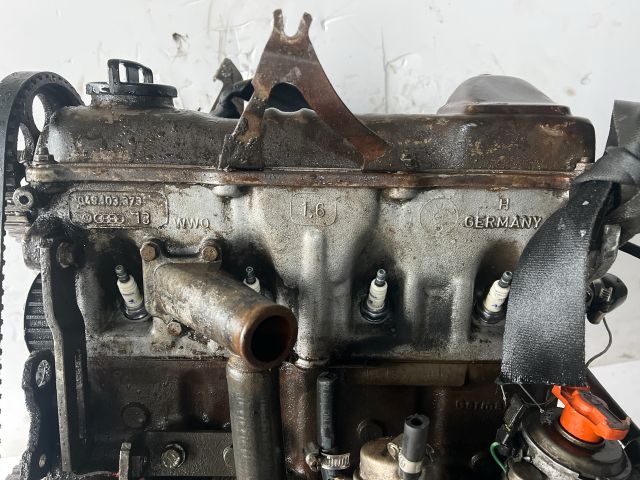 bontott VW GOLF I Motor (Fűzött blokk hengerfejjel)