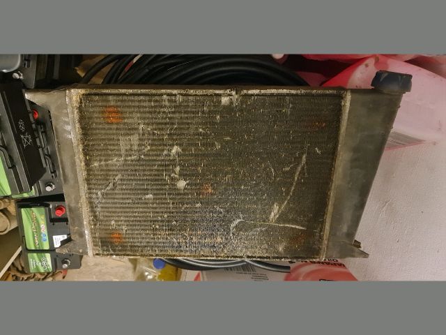 bontott VW GOLF I Vízhűtő Radiátor (Nem klímás)