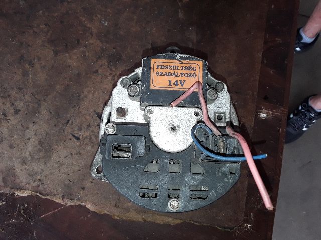 bontott VW GOLF I Generátor