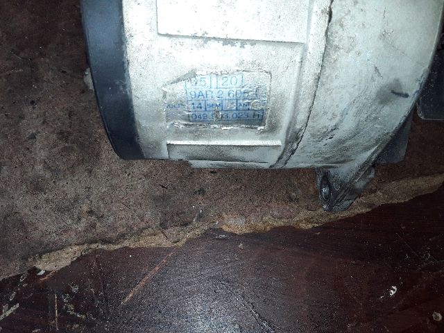 bontott VW GOLF I Generátor