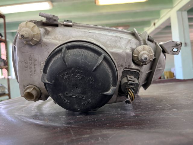 bontott VW GOLF I Bal Fényszóró