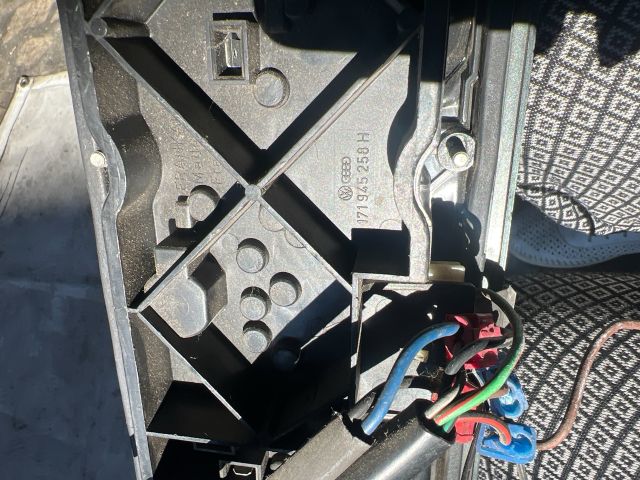 bontott VW GOLF I Jobb Külső Hátsó Lámpa