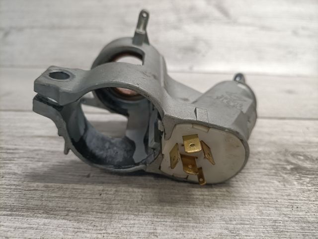 bontott VW GOLF II Gyújtáskapcsoló Házzal