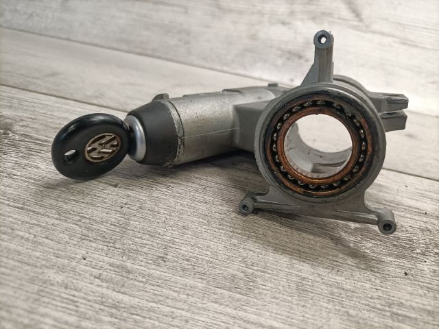 bontott VW GOLF II Gyújtáskapcsoló Házzal