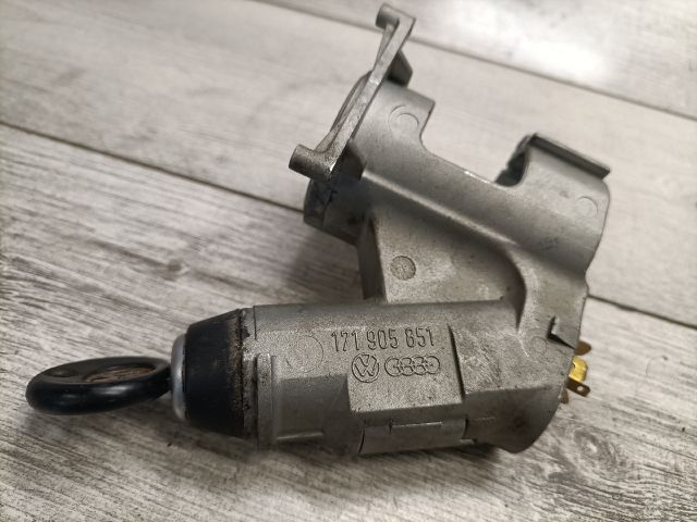 bontott VW GOLF II Gyújtáskapcsoló Házzal