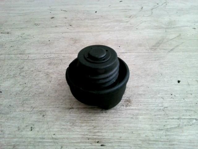 bontott VW GOLF II Tanksapka