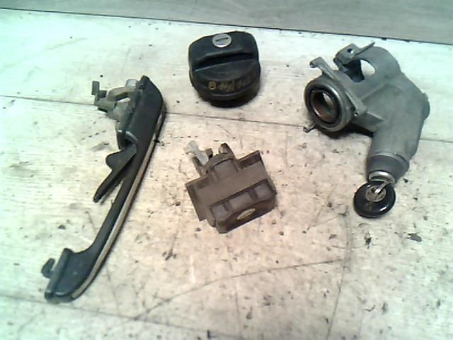 bontott VW GOLF II Gyújtáskapcsoló Házzal