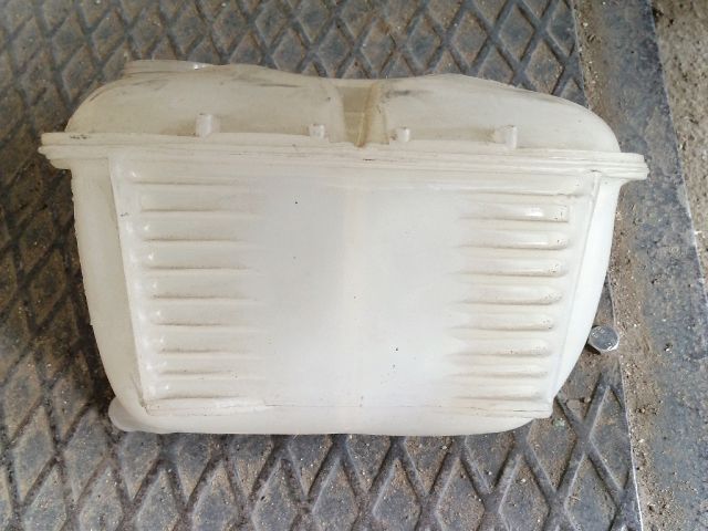 bontott VW GOLF II Kiegyenlítő Tartály