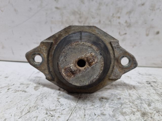 bontott VW GOLF II Motor Tartó Bak (Pozíciófüggetlen)